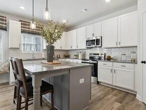 213 Fox Crk Dr in Braselton, GA - Building Photo - Building Photo