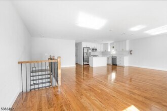 49 Eppirt St in East Orange, NJ - Building Photo - Building Photo
