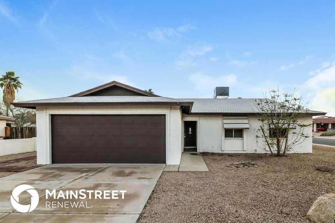 10003 N 87th Dr in Peoria, AZ - Building Photo