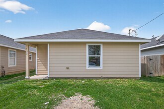 7521 Dyer St in Houston, TX - Building Photo - Building Photo