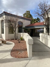 8455 W Sahara Ave in Las Vegas, NV - Building Photo - Building Photo