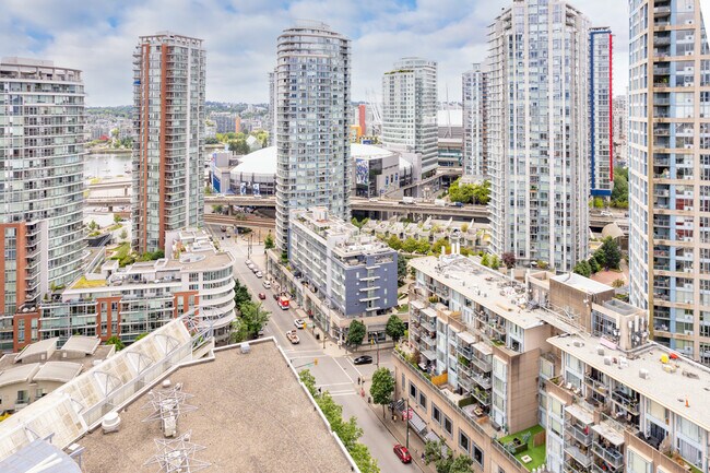 Espana 3 Condos in Vancouver, BC - Building Photo - Building Photo