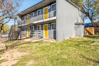 903 Springdale Rd in Austin, TX - Building Photo - Building Photo