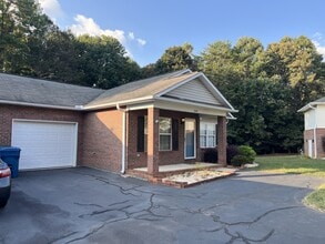 2541 26th Ave NE in Hickory, NC - Building Photo - Building Photo
