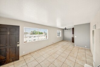 1115 252nd St in Los Angeles, CA - Foto de edificio - Building Photo