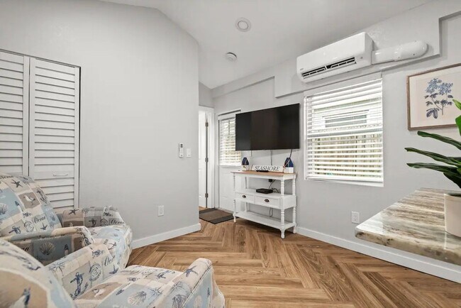 405 Dunedin Rentals LLC