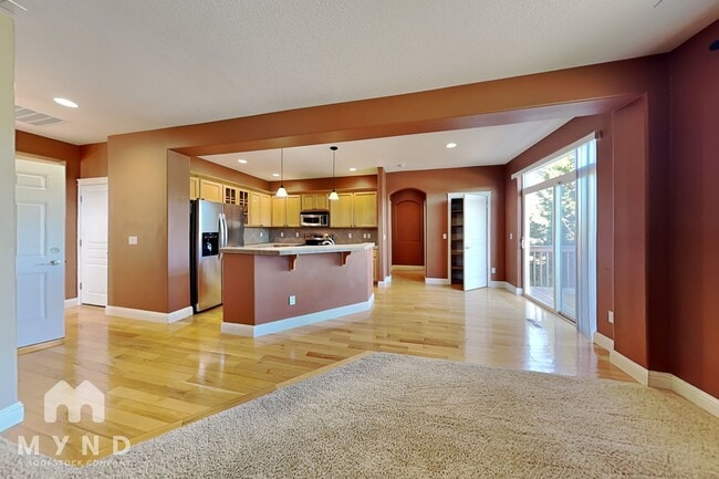 18002 NE 37th St in Vancouver, WA - Foto de edificio - Building Photo