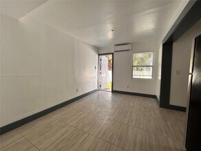 1928 Wilson St, Unit 3 in Hollywood, FL - Building Photo - Building Photo