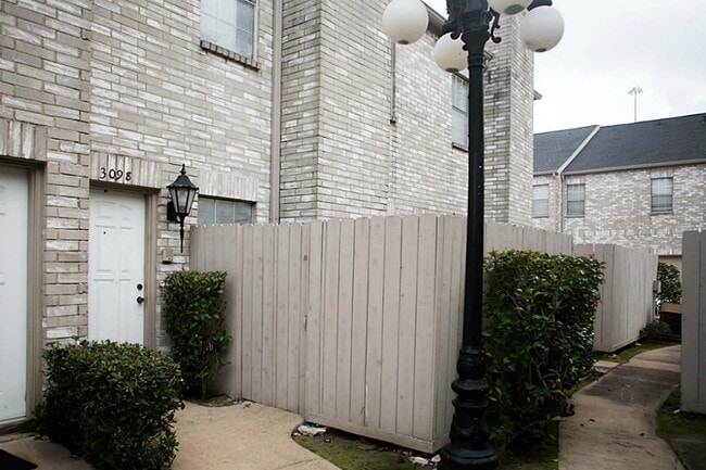 property at 3098 Holly Hall St