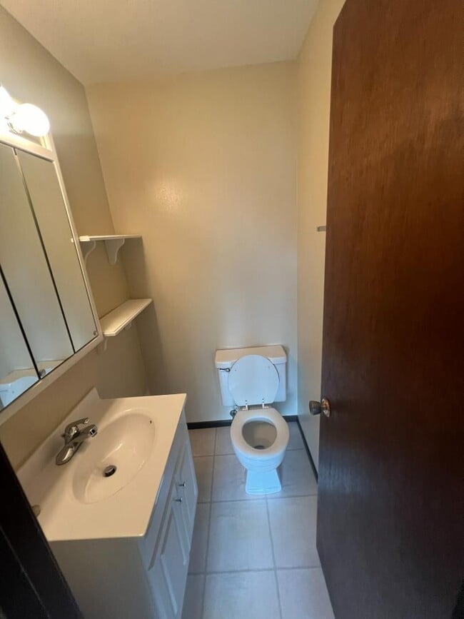 2217 8th Ave in Monroe, WI - Building Photo - Building Photo