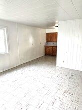 201 Center Ave, Unit #1 in Molalla, OR - Building Photo - Building Photo