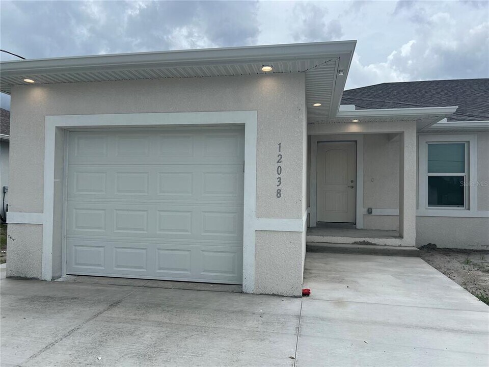 12038 Tetzel Ave in Port Charlotte, FL - Building Photo
