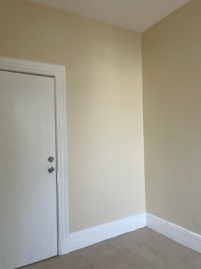15 Irving St in Jersey City, NJ - Building Photo - Building Photo
