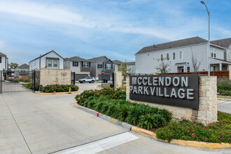 McClendon Park Village in Houston, TX - Building Photo - Building Photo