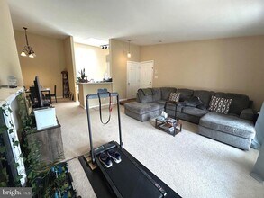 7510 Ashby Ln in Alexandria, VA - Building Photo - Building Photo