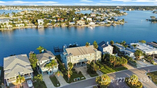 2505 Bay Blvd in Indian Rocks Beach, FL - Building Photo - Building Photo