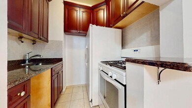 225 E 26th St in New York, NY - Building Photo - Building Photo
