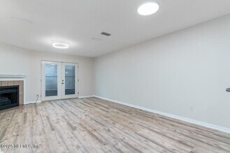 1503 Marsh Cove Ln in Palm Valley, FL - Foto de edificio - Building Photo