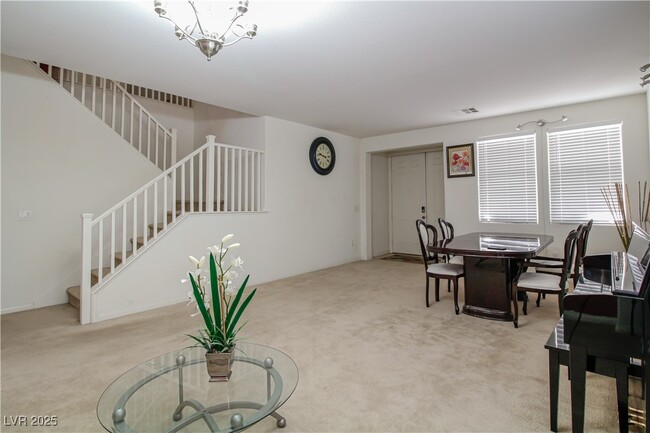 8 Summit Creek Ave in North Las Vegas, NV - Building Photo - Building Photo