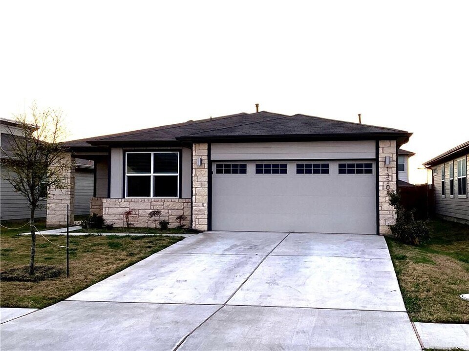 13208 Bryson Dr in Pflugerville, TX - Building Photo