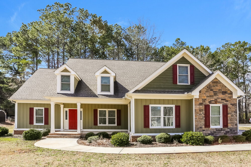 2058 Windfield Dr in Monroe, GA - Building Photo