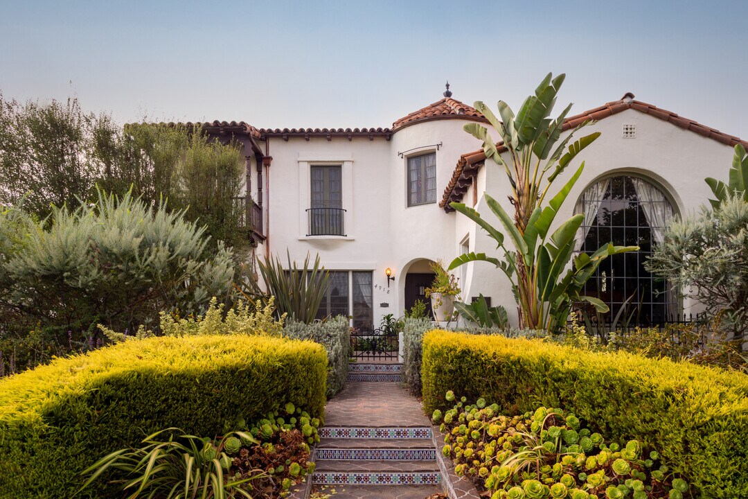 4918 Angeles Vista Blvd in View Park, CA - Building Photo