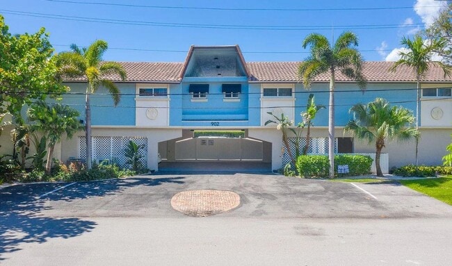 property at 902 Palm Ave