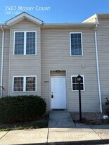 2487 Mosby Ct in Harrisonburg, VA - Building Photo