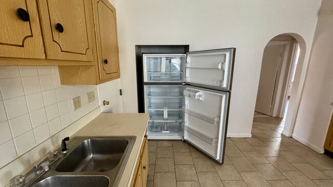 103 Garfield Ave, Unit 102 in Bridgeport, CT - Building Photo - Building Photo