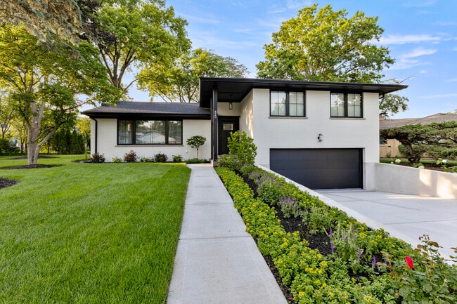 property at 820 N Merrill St