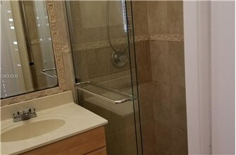 6865 Bay Dr-Unit -13 in Miami Beach, FL - Building Photo - Building Photo