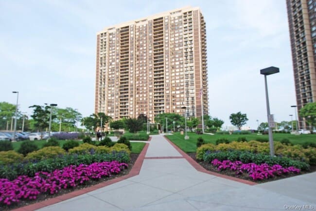 269-10 Grand Central Pkwy
