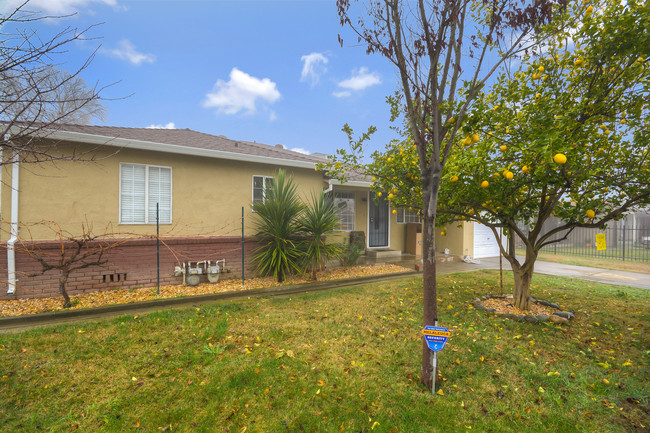 West Sacramento Duplex in West Sacramento, CA - Building Photo - Other