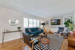 3296 S Grape St in Denver, CO - Building Photo