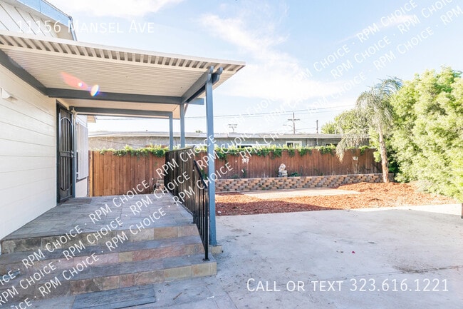 11156 Mansel Ave in Inglewood, CA - Building Photo - Building Photo