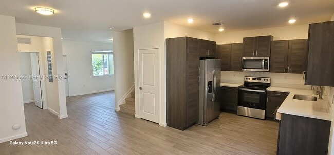 2459 SE 10th St in Homestead, FL - Building Photo - Building Photo