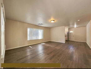 826 Lincoln Ave in Napa, CA - Foto de edificio - Building Photo