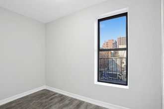 2371 2nd Ave in New York, NY - Building Photo - Building Photo