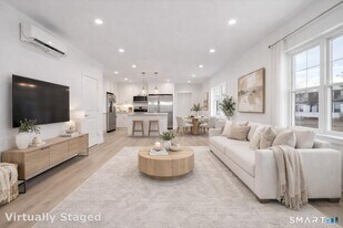 27 Village Rd in Milford, CT - Building Photo