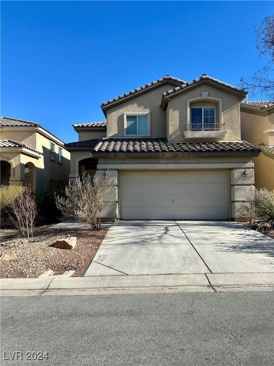 7470 Poppy Hills Ct in Las Vegas, NV - Foto de edificio