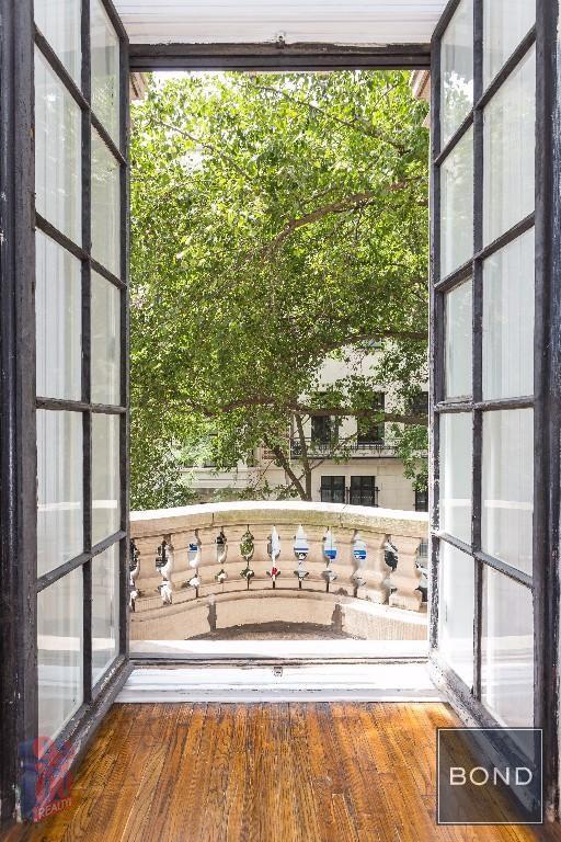 property at 7 E 75th St