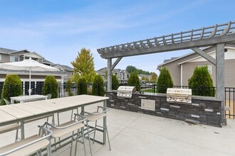 Woodland Meadows in Post Falls, ID - Foto de edificio - Building Photo