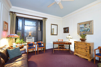 Rossleigh Court Apartments in New York, NY - Building Photo - Building Photo