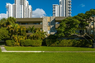 Ledges in Miami, FL - Building Photo - Building Photo