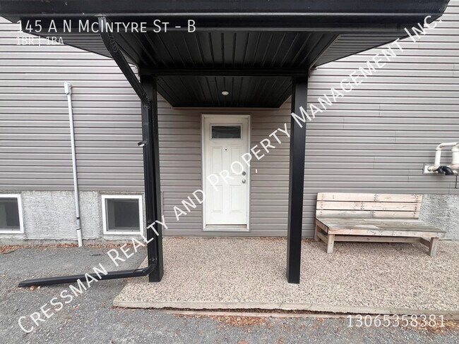 145 McIntyre St N in Regina, SK - Building Photo - Building Photo