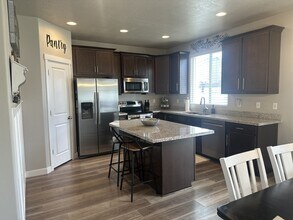 267 Quartz Rd in Tooele, UT - Building Photo - Building Photo