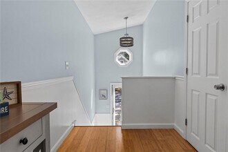 110 Winsor Ave in North Kingstown, RI - Building Photo - Building Photo