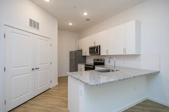 The Gray in Tampa, FL - Building Photo - Interior Photo