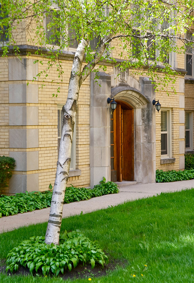 24-32 Washington Blvd. in Oak Park, IL - Foto de edificio - Building Photo