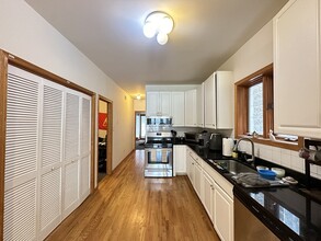 920 N Paulina St, Unit J04P in Chicago, IL - Foto de edificio - Building Photo